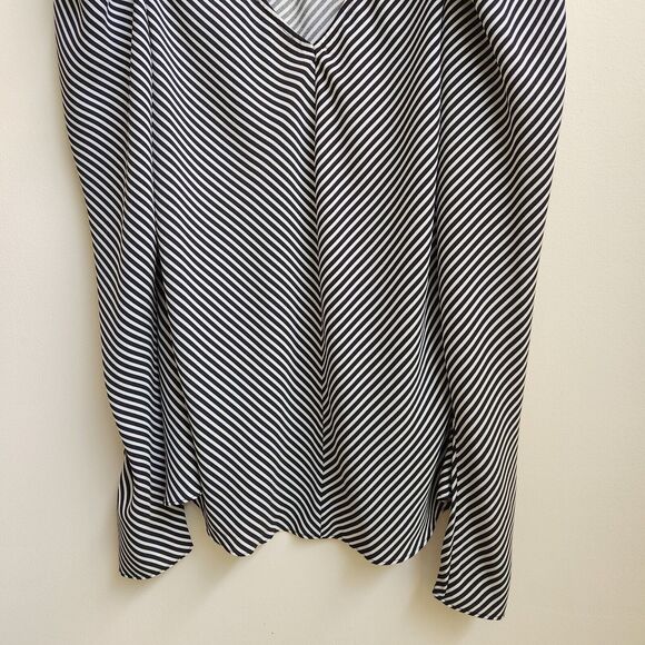 Madison d'Amelie Top Womens Small Black Stripe Pleated Sleeve Blouse Buttons - Picture 3 of 12